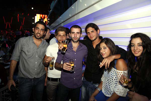 Cirque du Soir @ White